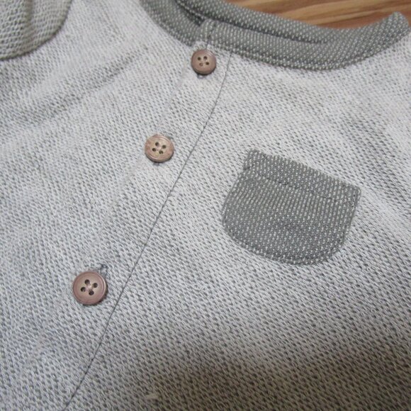 NWT Carters dark light grey romper one piece jumpsuit knit with beige buttons 6M - Picture 3 of 9